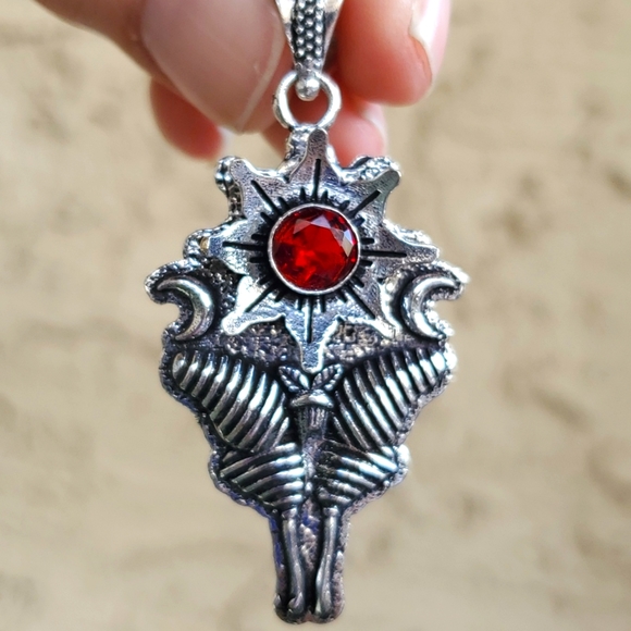 New Garnet 925 Silver Luna Moth Double Crescent Moon Pendant. - Picture 9 of 12